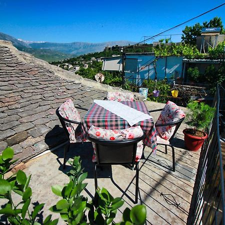 Guest House Denis Gjirokaster Bagian luar foto