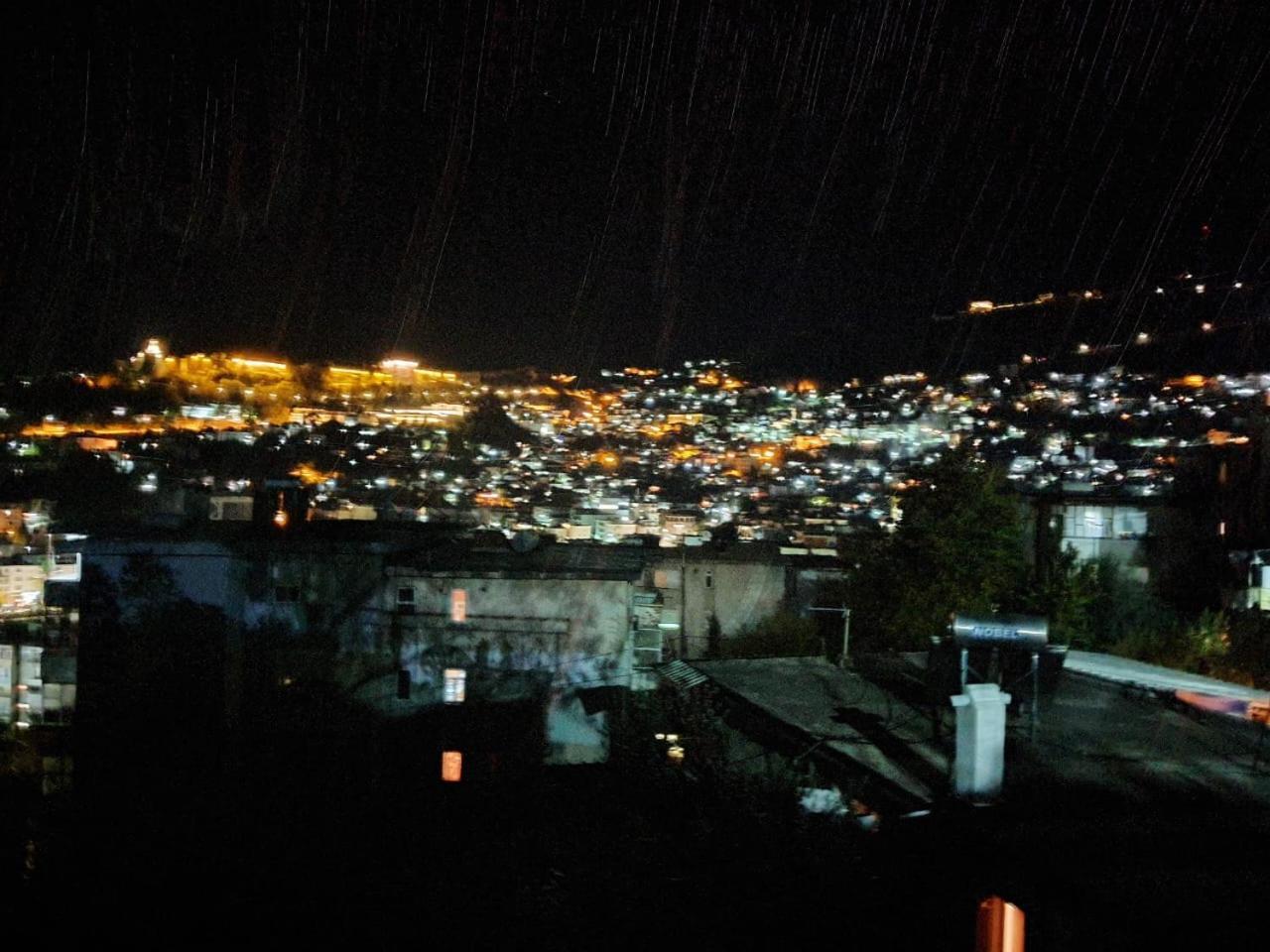 Guest House Denis Gjirokaster Bagian luar foto