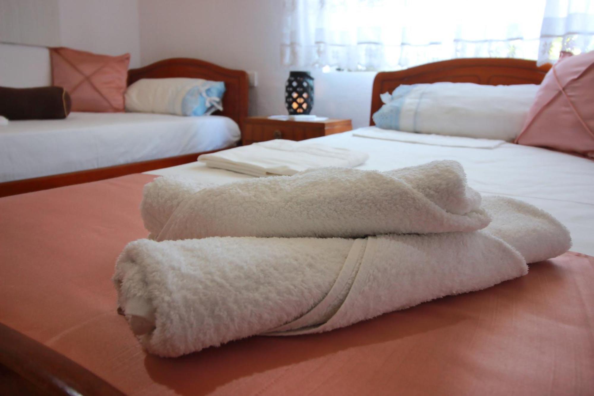 Guest House Denis Gjirokaster Bagian luar foto