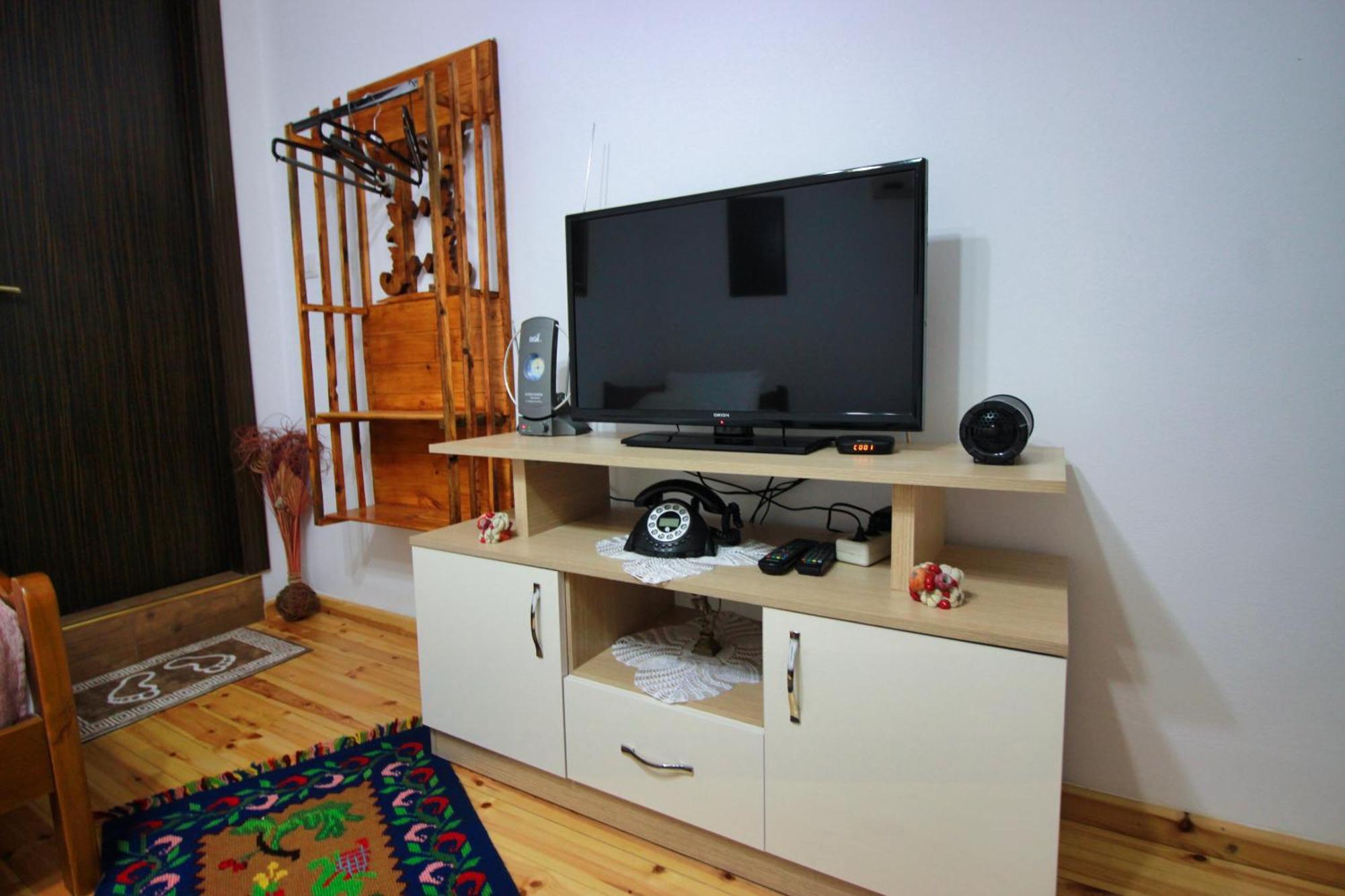 Guest House Denis Gjirokaster Bagian luar foto
