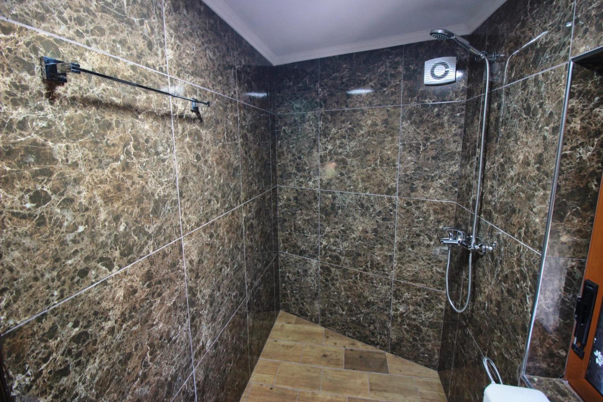 Guest House Denis Gjirokaster Bagian luar foto